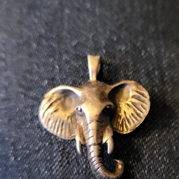 Elegant 925 Sterling SilverElephant  JewelryCharm Pendant - Picture 5 of 9